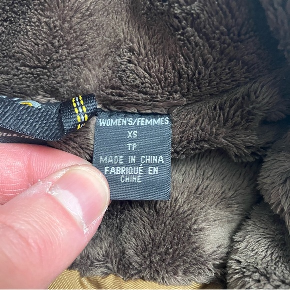 MOUNTAIN HARDWEAR polyester filled shell style puffer jacket - Picture 6 of 10